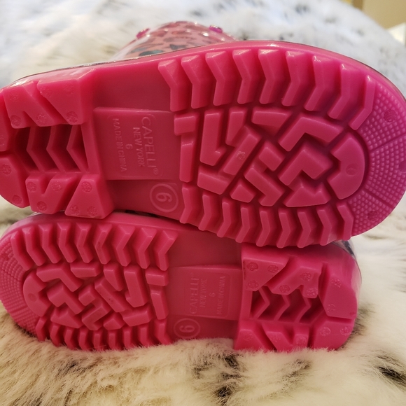 CAPELLI OF NEW YORK Ombré Seashells Print Rainboot In Bright Pink - Picture 2 of 6